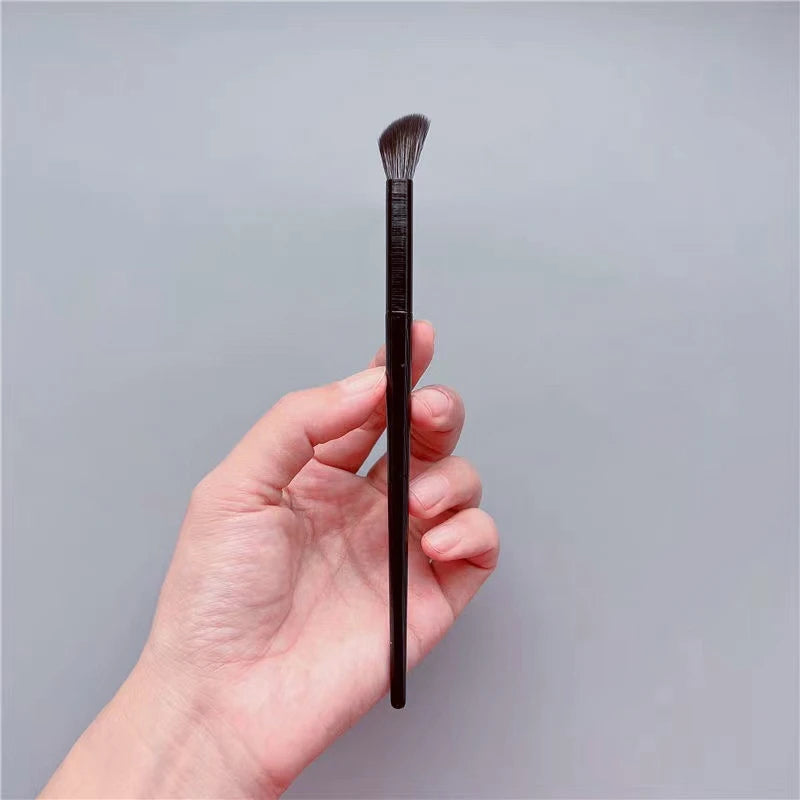 LOYBJ Eyeshadow Makeup Brushes Soft Hair Professional Eye Contour Nose Shadow Brush Cosmetic Blending Shader Detail Make Up Tool