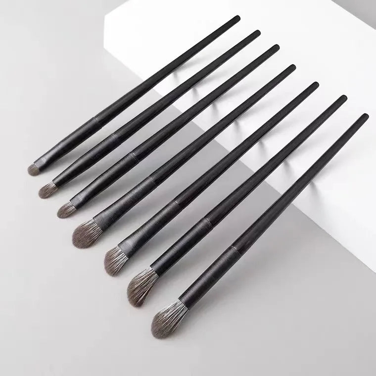 LOYBJ Eyeshadow Makeup Brushes Soft Hair Professional Eye Contour Nose Shadow Brush Cosmetic Blending Shader Detail Make Up Tool