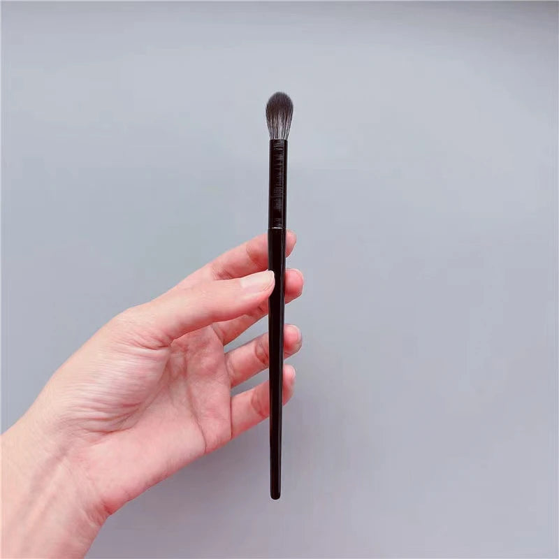 LOYBJ Eyeshadow Makeup Brushes Soft Hair Professional Eye Contour Nose Shadow Brush Cosmetic Blending Shader Detail Make Up Tool