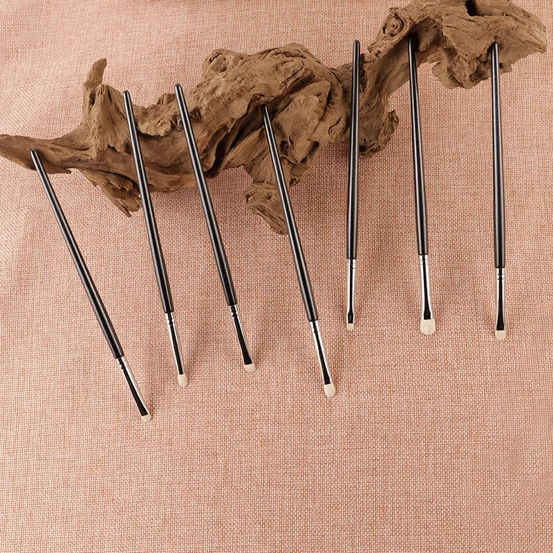 1pc White Pony Hair Eyeshadow Makeup brushes Small Smudge Precision Crease Detail Bevel Eye Shadow Make up brush Liner Lip